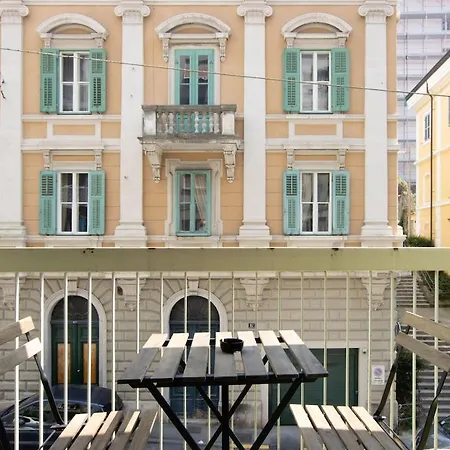 Fibra Superfast Politeama Rossetti Modern Apartmán *